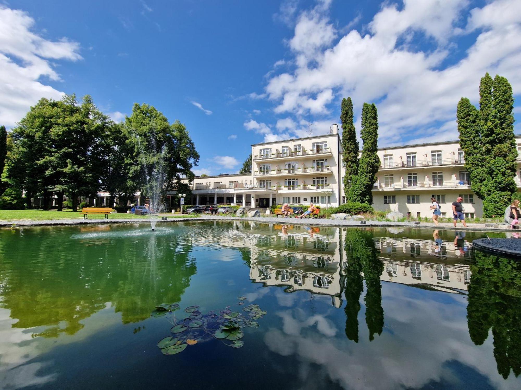 Hotel Palace - Kupele Sliač Exterior foto